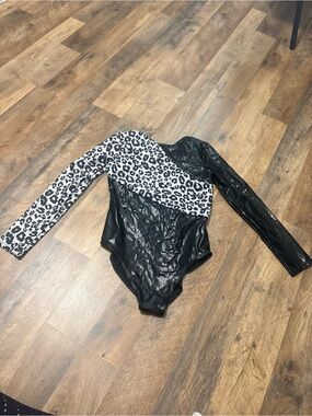 Iefiel Girls Black Metallic Leopard Long Sleeve Leotard Size 11-12Y Dance Gym